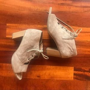 Lace up boot shoes size 11- with tags